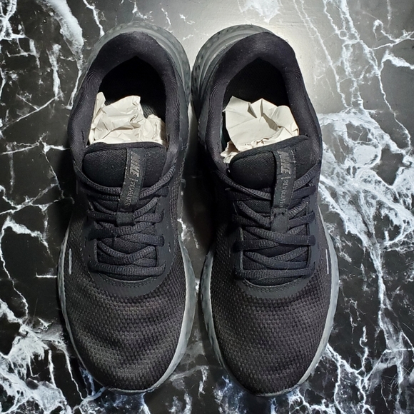 Nike Revolution 5 Black Running Shoes - Picture 3 of 7